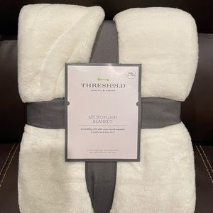 Microplush Twin/Twin XL Blanket